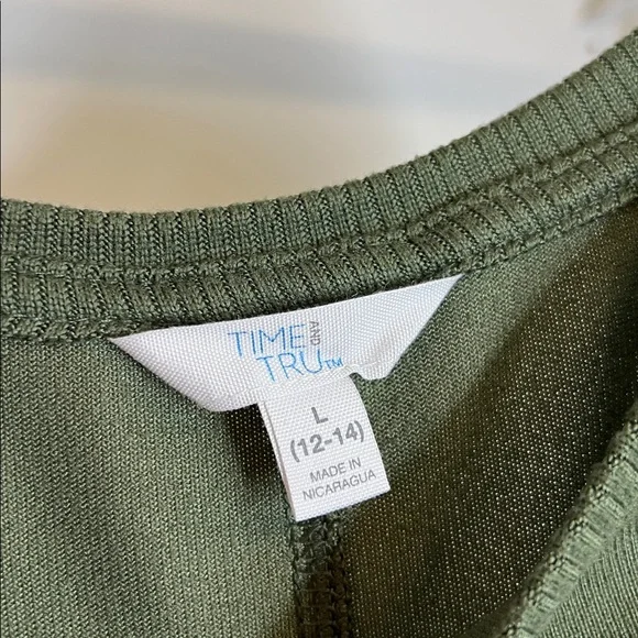 Time and Tru Olive Knit Top Tunic Length- L - Picture 3 of 5